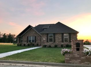 18397 Astor Dr, Fayetteville, AR 72704