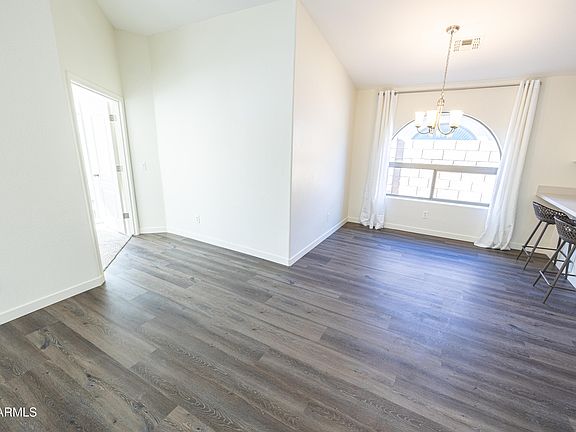 4th image of 705 E Kelsi Avenue