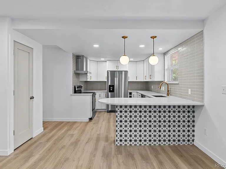 1200 S Monaco Street Pkwy #27 — Photo 2