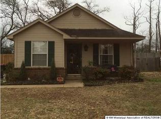 547 Shady Grv E, Hernando, MS 38632