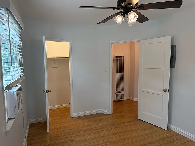 4123 1/2 W Toluca Lake Ave #4123-1/2 — Photo 20