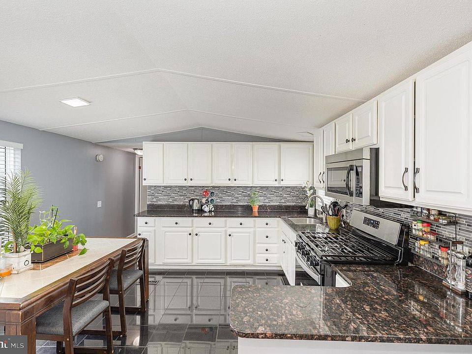 1st image of 29 Renee Rd