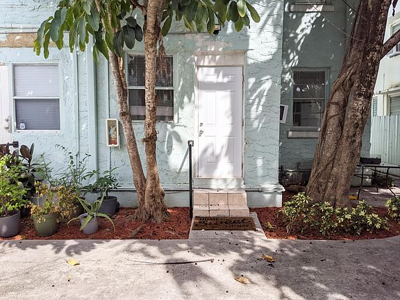 2nd image of 744 Jefferson Ave APT 8