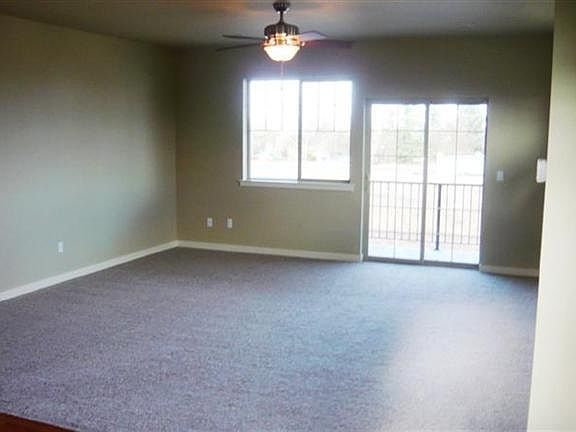 3rd image of 250 Cherry Bark Ln