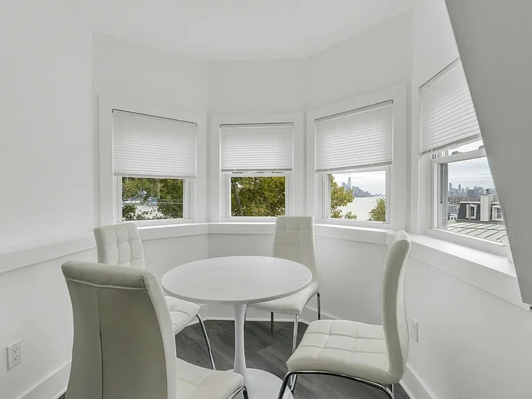 19 Hamilton Ave — Photo 12