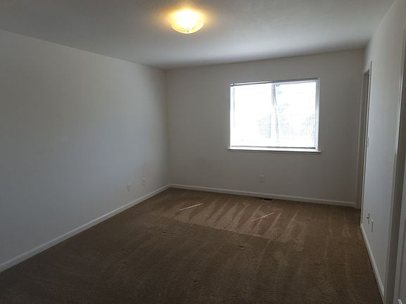 5th image of 720 Sunny Ln Unit C