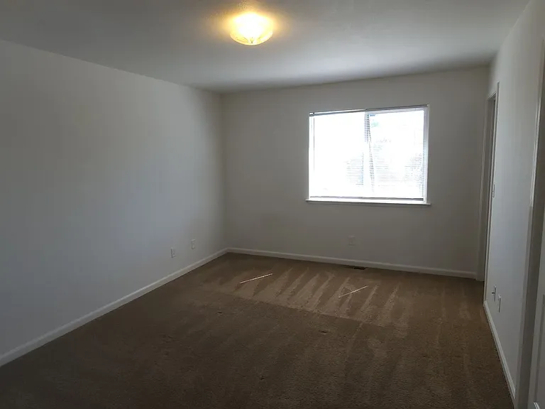 720 Sunny Ln — Photo 5
