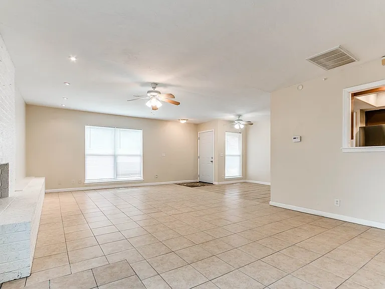 504 N Davis Ave — Photo 18
