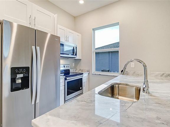 3rd image of 11616 Saunders Ave