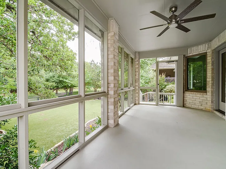 218 E Creekview Dr — Photo 11