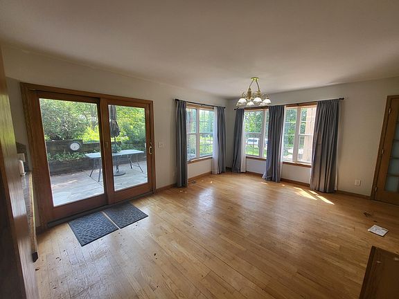 3rd image of 515 2nd Ave SW APT 1