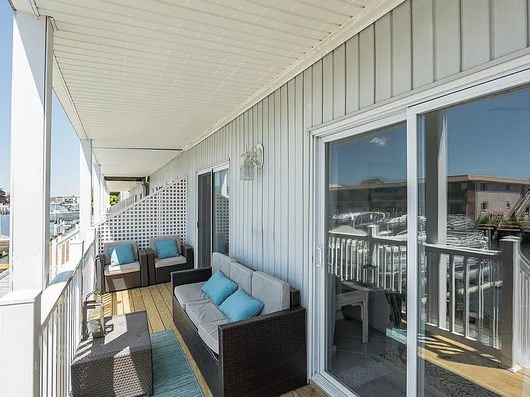 121 Newport Bay Dr #A — Photo 4
