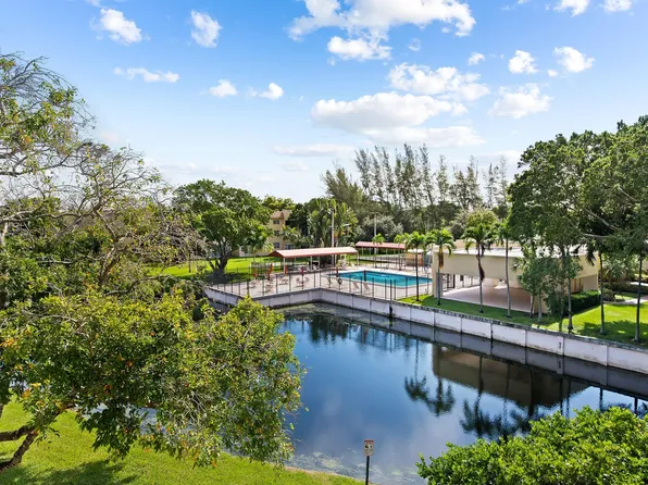 5750 NW 64th Ave 305, Tamarac, FL 33319