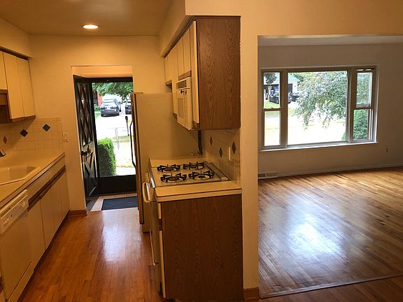 3rd image of 308 Sherrie Ln
