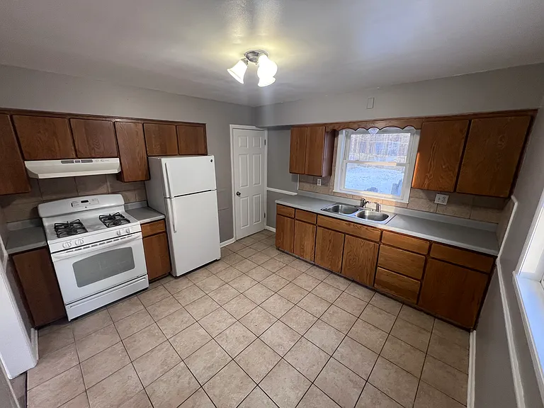 129 Kleber Ave — Photo 5