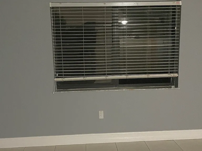 1925 Madison St #23 — Photo 11
