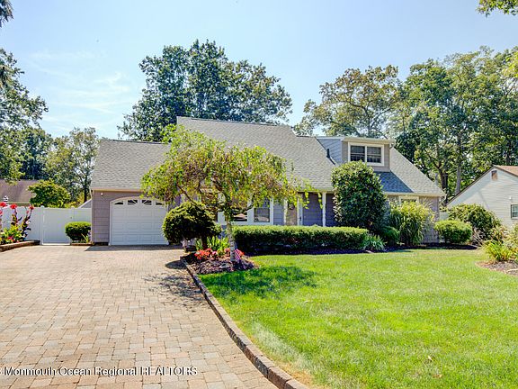 2nd image of 115 Oak Hill Drive
