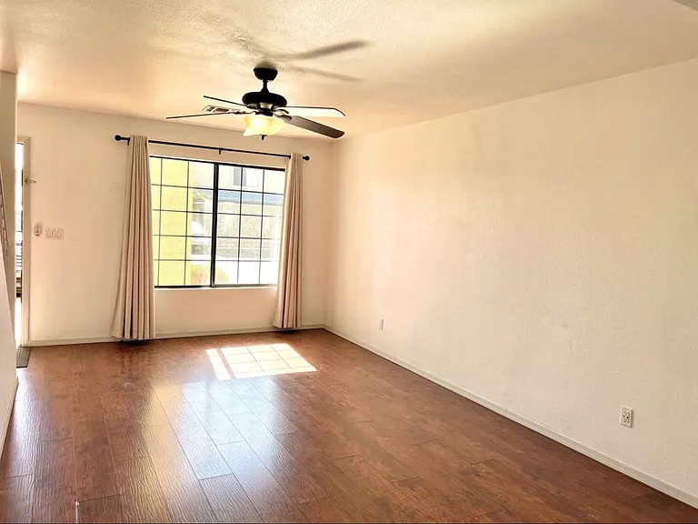 7801 N 44th Dr #1180 — Photo 2
