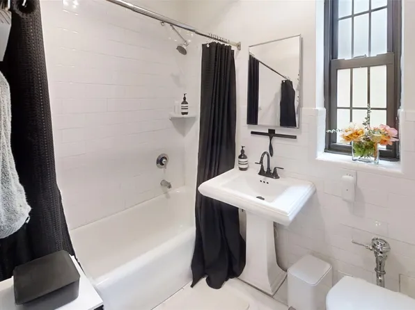 105 Garth Road #4k, Scarsdale, NY 10583
