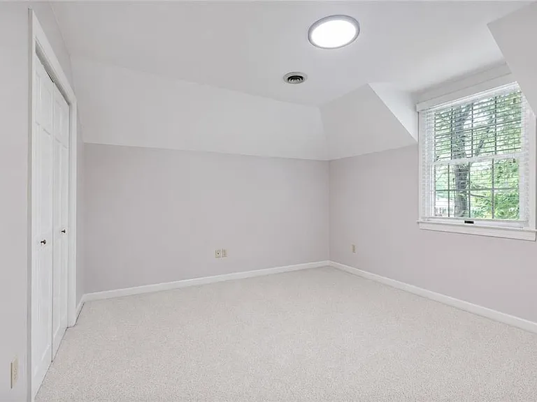 1433 Williams Cir — Photo 41