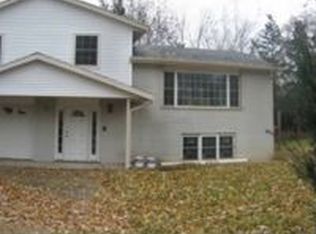 4816 3 Oaks Rd, Crystal Lake, IL 60014