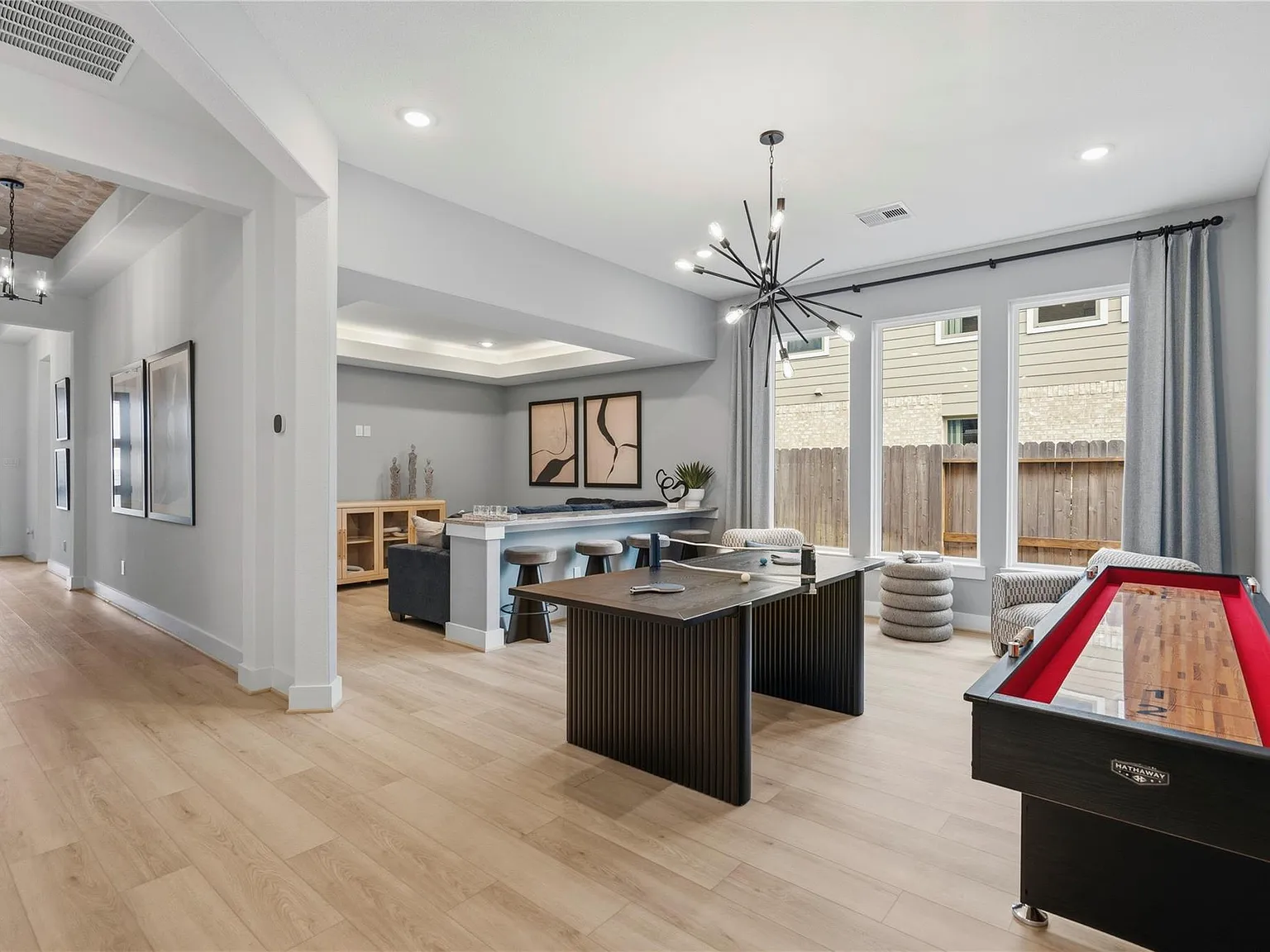 4 bed, 3.0 bath, 2655 sqft, $4,100 — Photo 1
