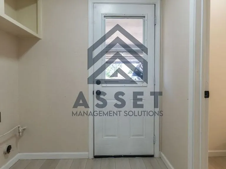 801 Cogswell Cir — Photo 23