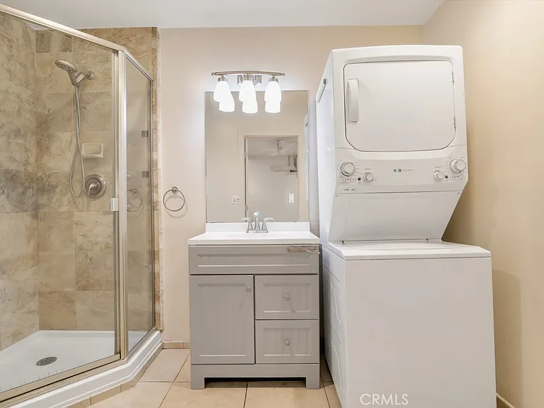23101 Lanark St #2 — Photo 8