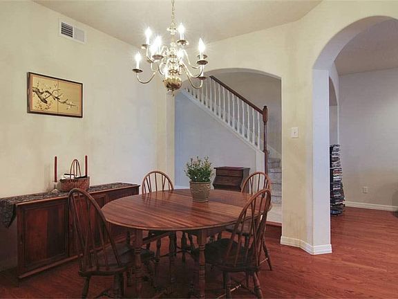 Another view of the dining room.