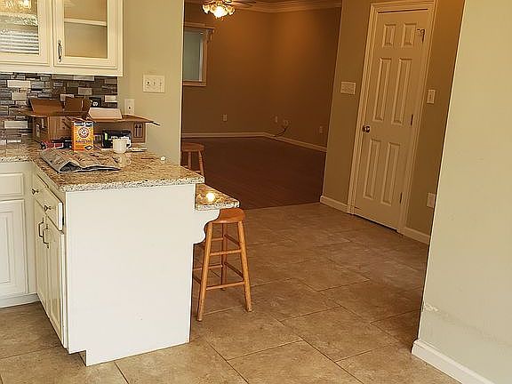 5th image of 8100 Rosewood Dr