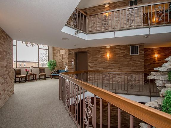4th image of 2690 Oxford St N APT 220