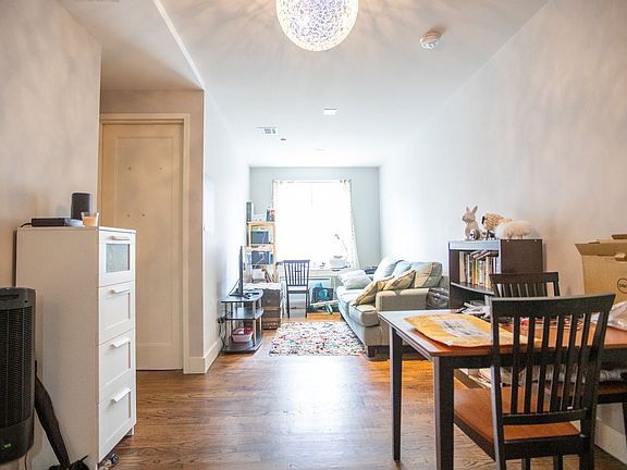 3rd image of 579 Van Buren St #1