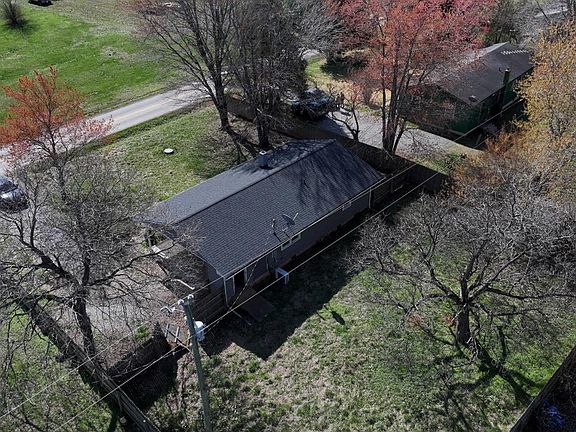 4th image of 5763 Three Creeks Rd