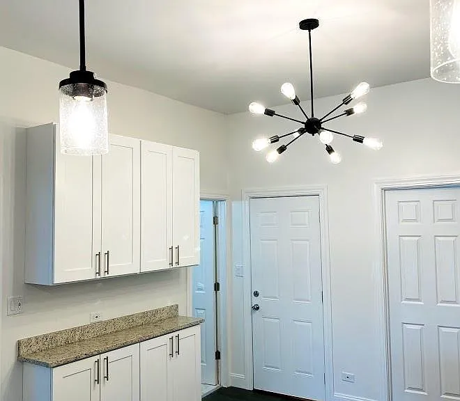 1629 N Fairfield Ave #1 — Photo 4