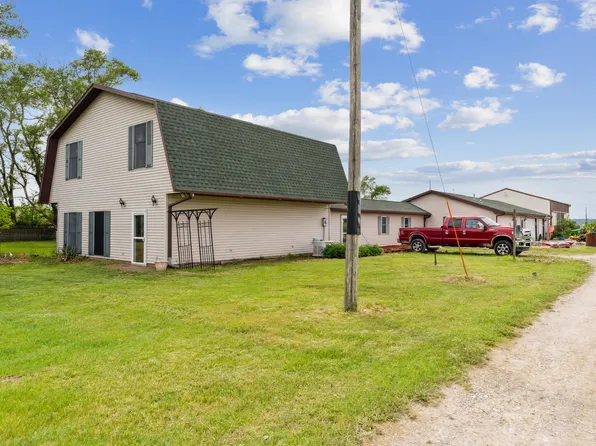 18939 F Ave, Muscatine, IA 52761