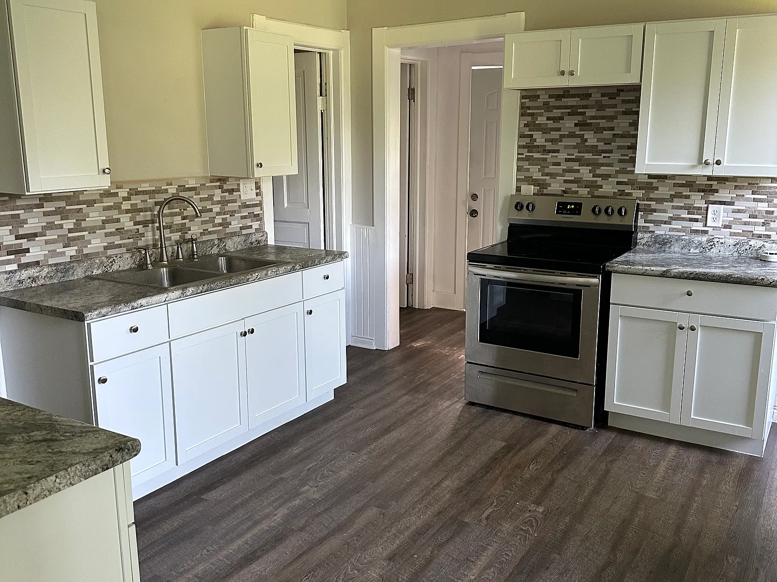 2 bed, 1000 sqft, $1,695 — Photo 4