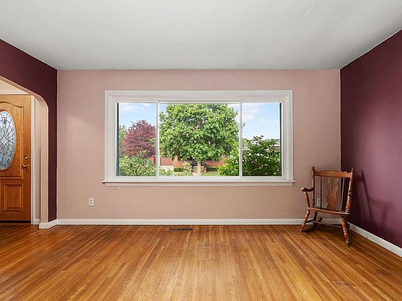 2nd image of 714 18th Ave