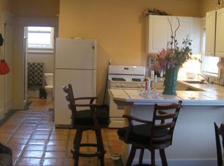 1308 N 38th St APT D, Seattle, WA 98103