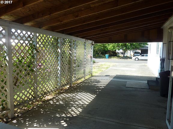 4th image of 2815 NE 80th St