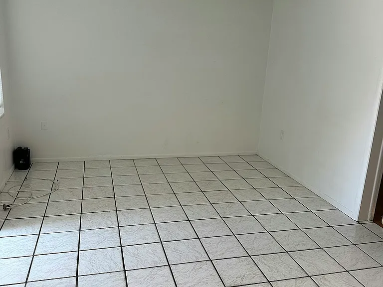 10464 106th Ave N #5 — Photo 9