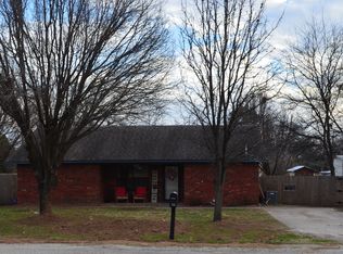 604 E Cherokee St, Marietta, OK 73448