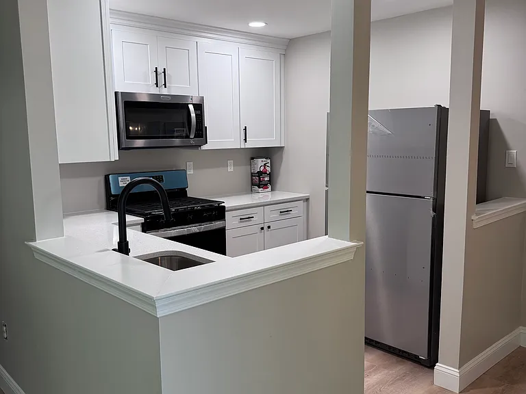 1403 Squirrel Rd — Photo 1