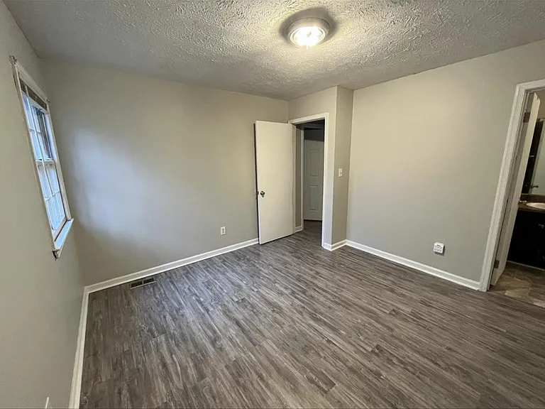 700 Woodclift Dr — Photo 13