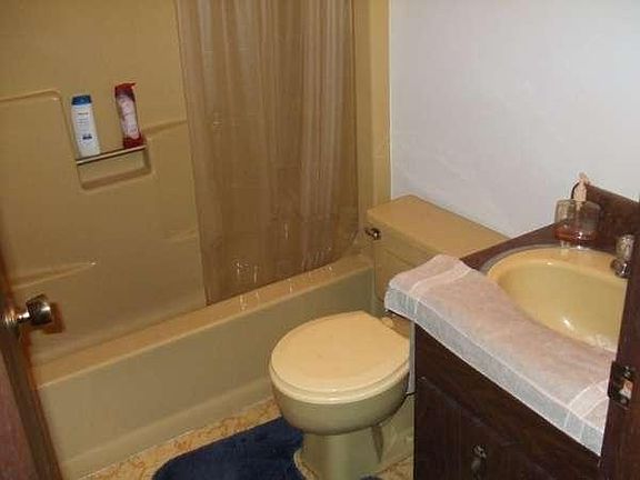 4th image of 2221 N 36th St #2225