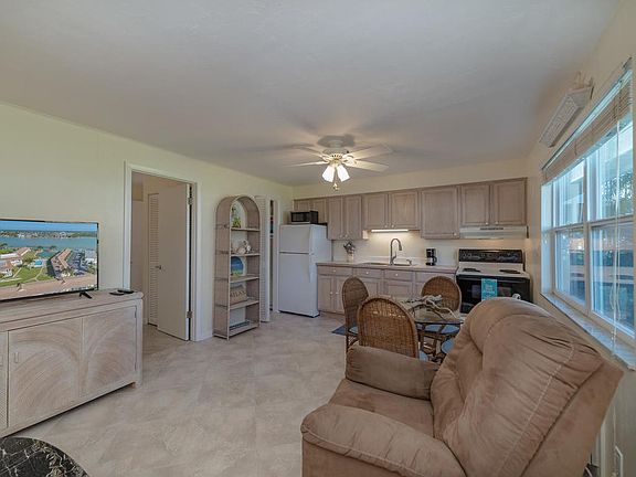 3rd image of 850 Palm St APT E5