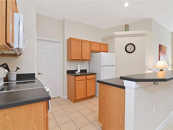 5th image of 172 Vine Dr