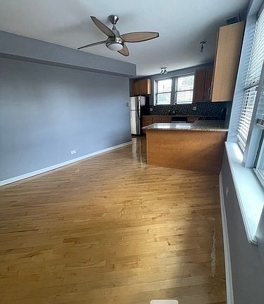 3rd image of 1637 W Columbia Ave #1W