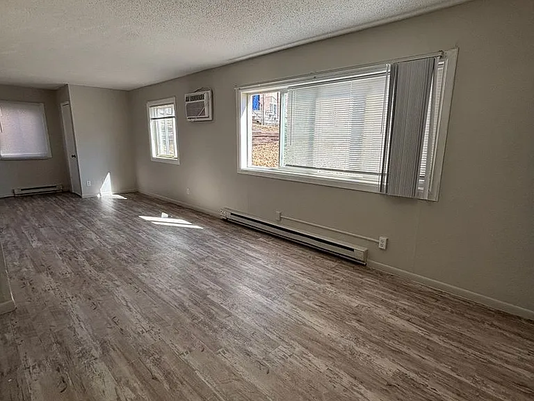 Cedar Crest Apartments — Photo 7