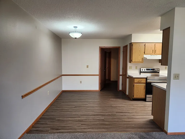 410-12 Twin Oak Dr #14 — Photo 12