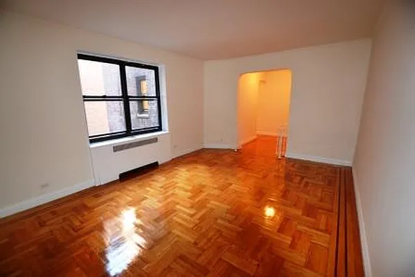 Rented by City Connections Realty | media 29